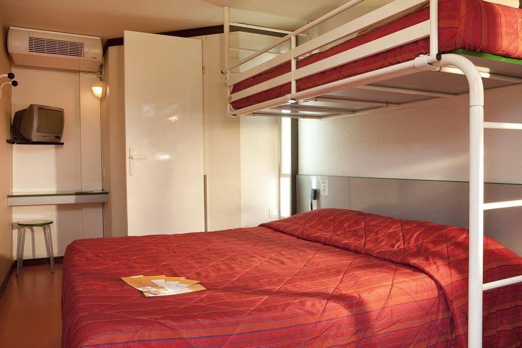Premiere Classe Paris Ouest - Nanterre - La Defense Exterior photo